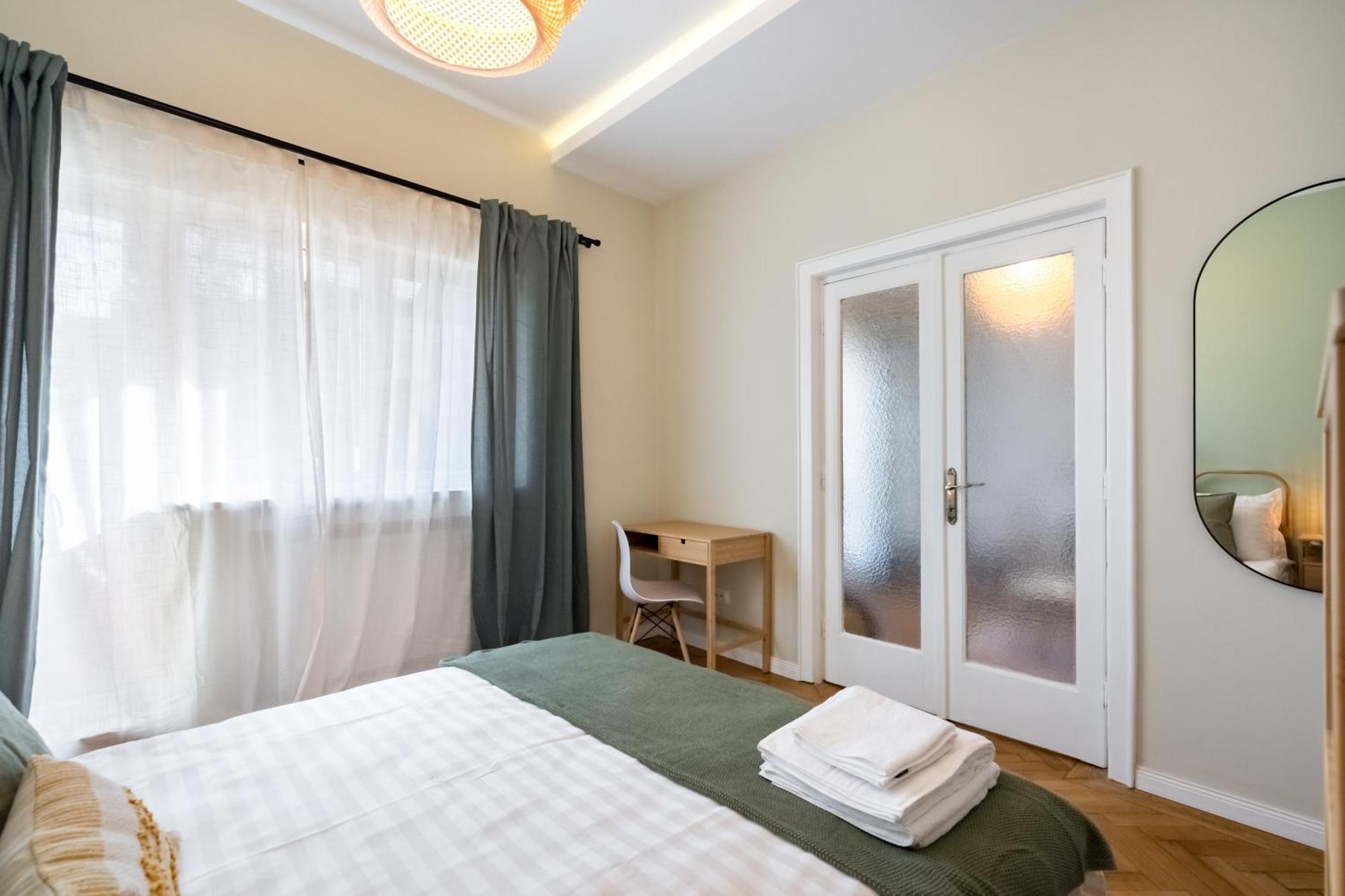 Urban Dream Studio With City Views & Comfort Bucureşti Ngoại thất bức ảnh